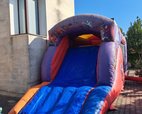 Multi ostacolo e scivolo supereroi Jumpsalento